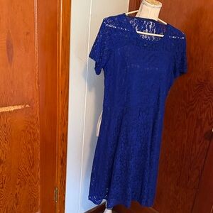 Chic Royal Blue Lace Midi Dress
